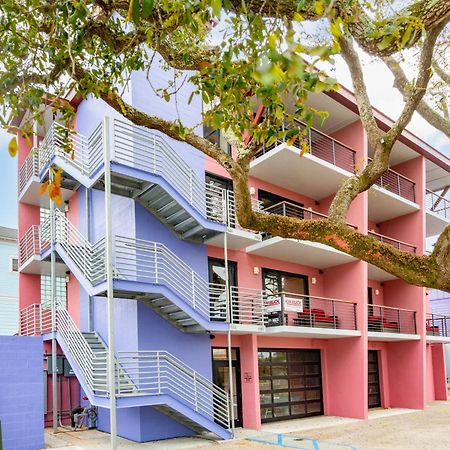 Boutique Vera Hotel In The Heart Of Folly Beach Exterior photo