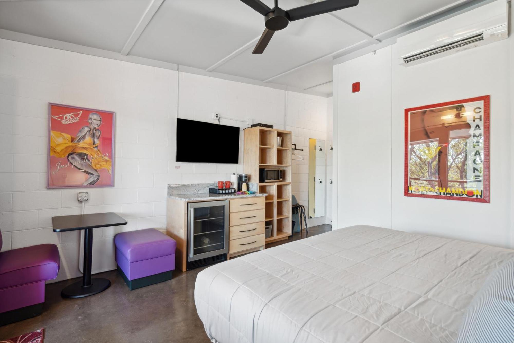 Boutique Vera Hotel In The Heart Of Folly Beach Exterior photo