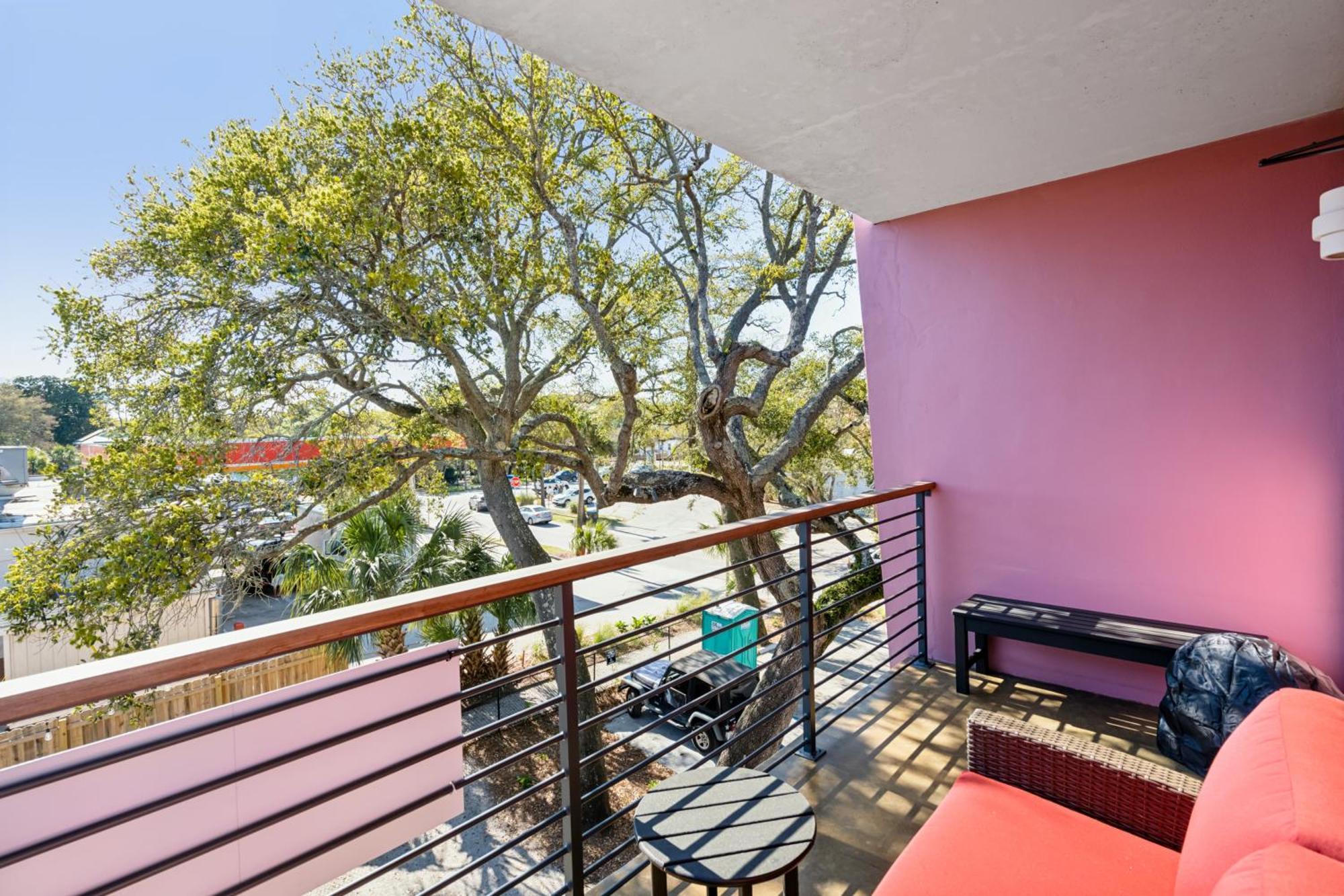 Boutique Vera Hotel In The Heart Of Folly Beach Exterior photo