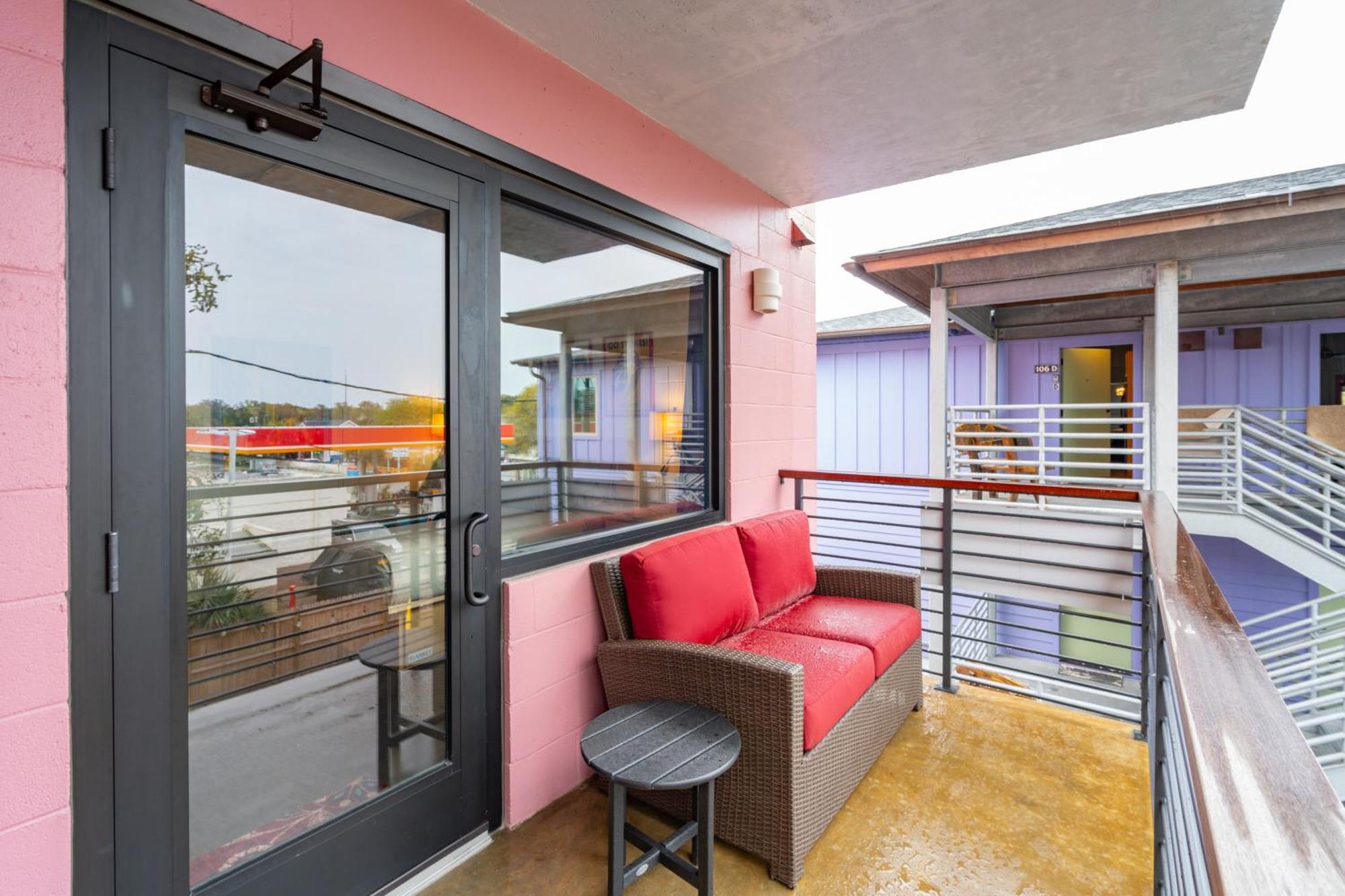 Boutique Vera Hotel In The Heart Of Folly Beach Exterior photo