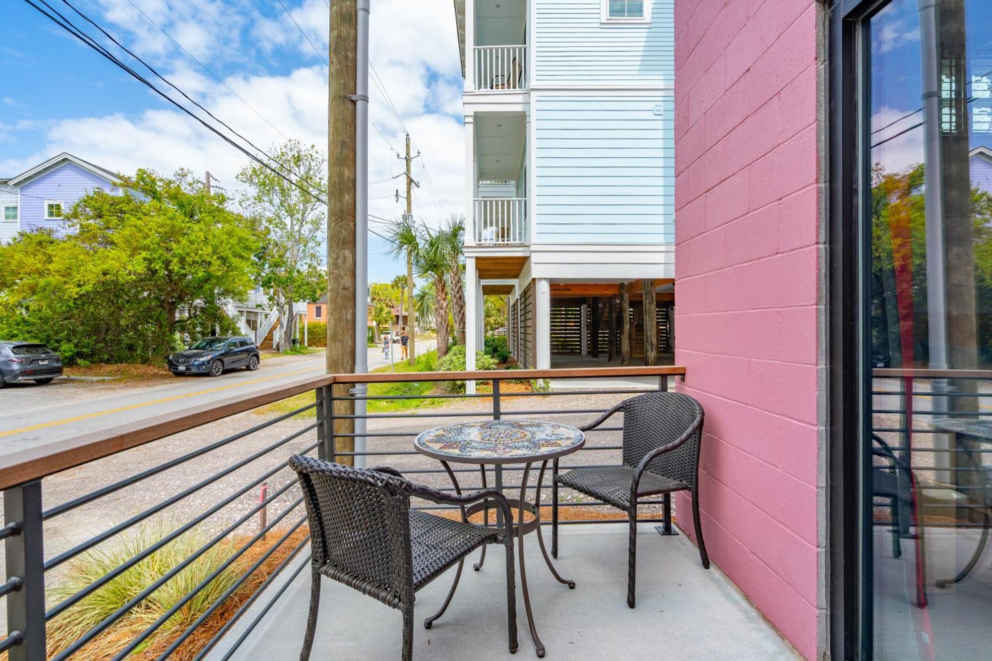 Boutique Vera Hotel In The Heart Of Folly Beach Exterior photo