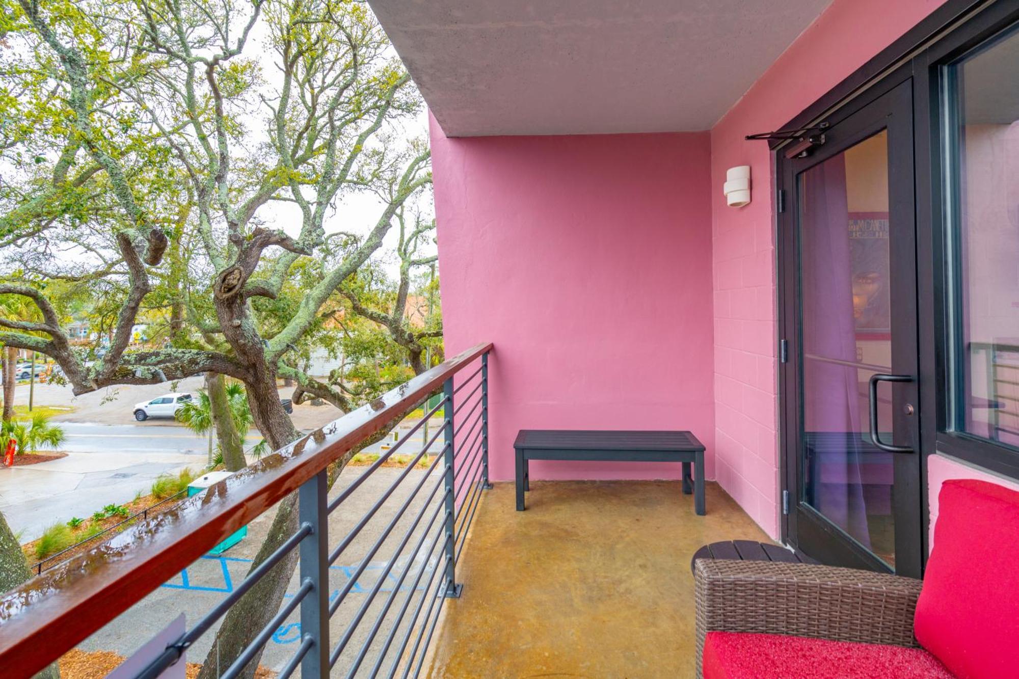 Boutique Vera Hotel In The Heart Of Folly Beach Exterior photo
