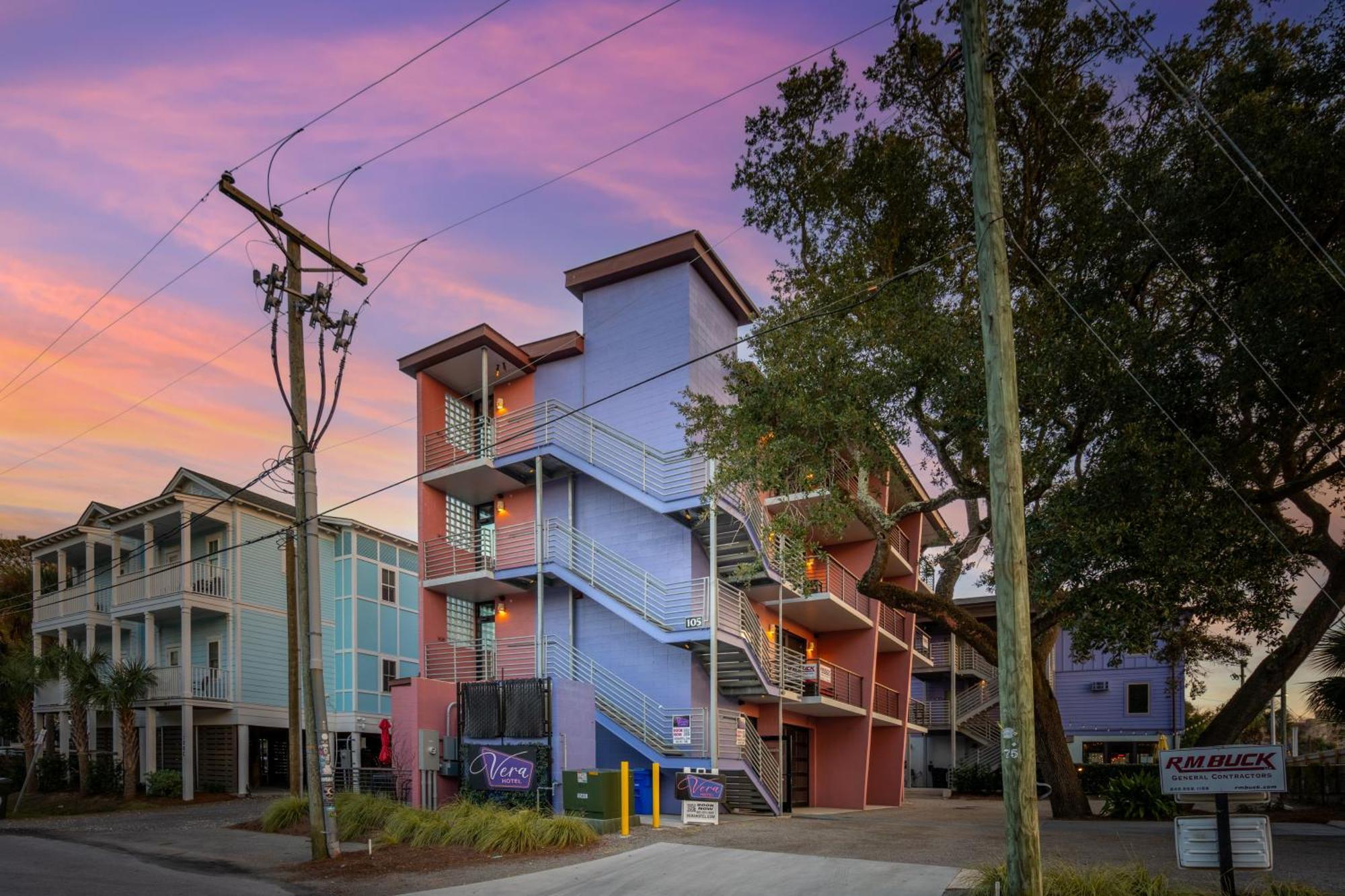 Boutique Vera Hotel In The Heart Of Folly Beach Exterior photo
